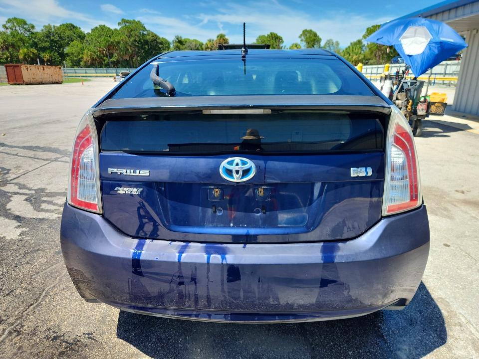 Photo 6 from auction – 2013 TOYOTA PRIUS with VIN JTDKN3DU3D0354318