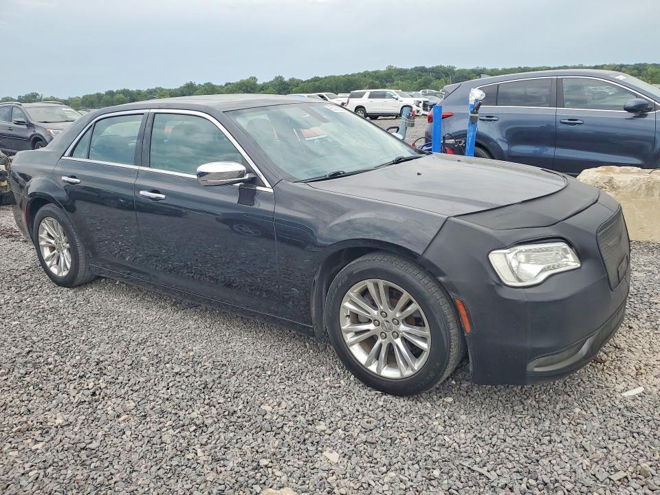 Photo 4 from auction – 2016 CHRYSLER 300C with VIN 2C3CCAEG0GH128023