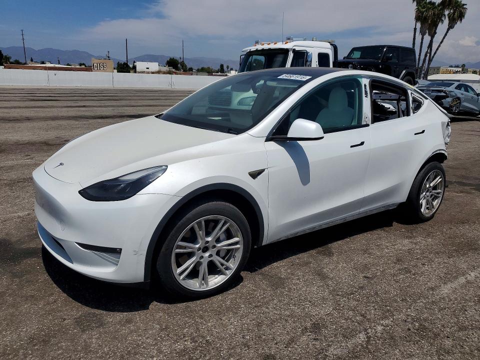 TESLA MODEL Y 2023 with VIN 7SAYGDEE2PF632653 - Photo from auction
