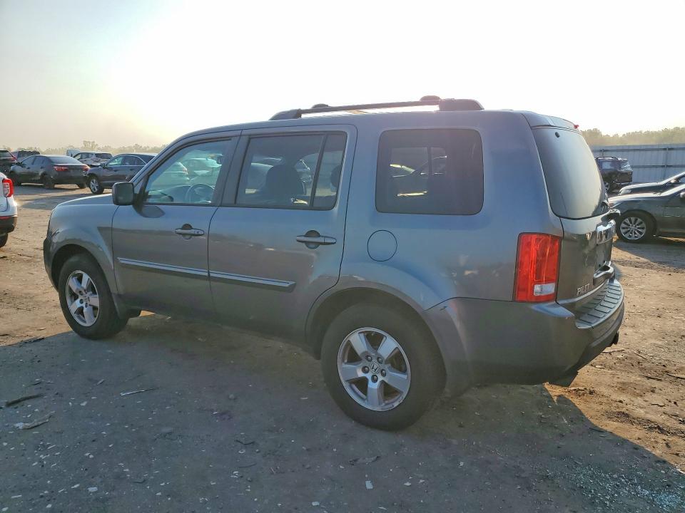 Photo 2 from auction – 2011 HONDA PILOT with VIN 5FNYF4H52BB061797