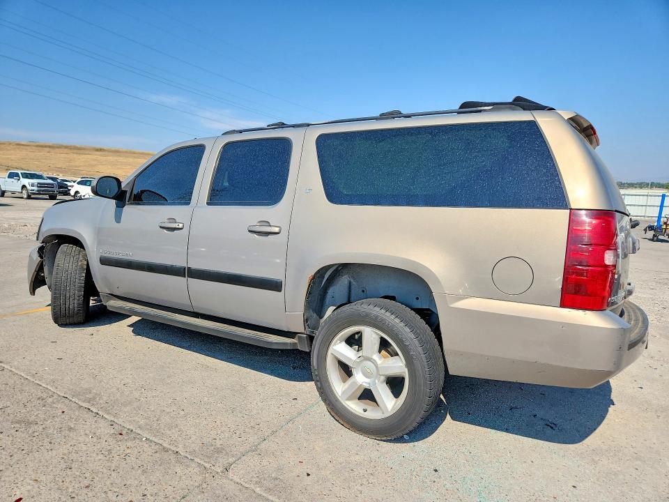 Photo 2 from auction – 2007 CHEVROLET SUBURBAN with VIN 1GNFK16357J221231