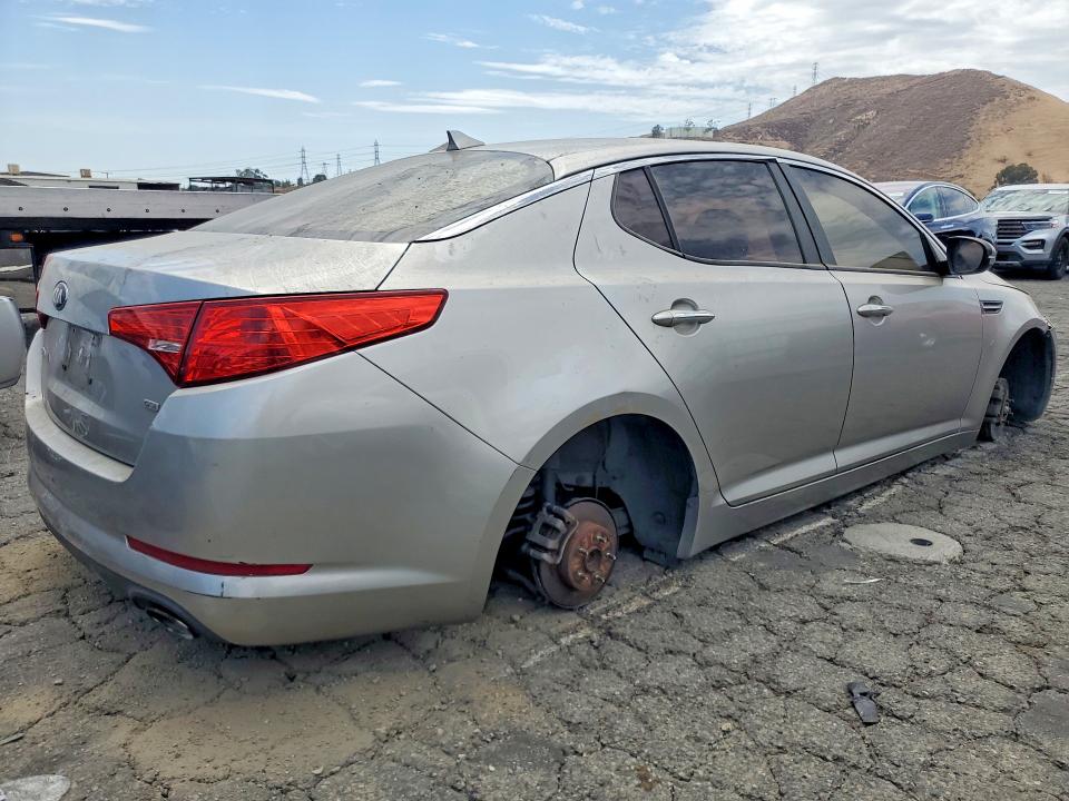 Photo 3 from auction – 2013 KIA OPTIMA with VIN KNAGM4A78D5419712