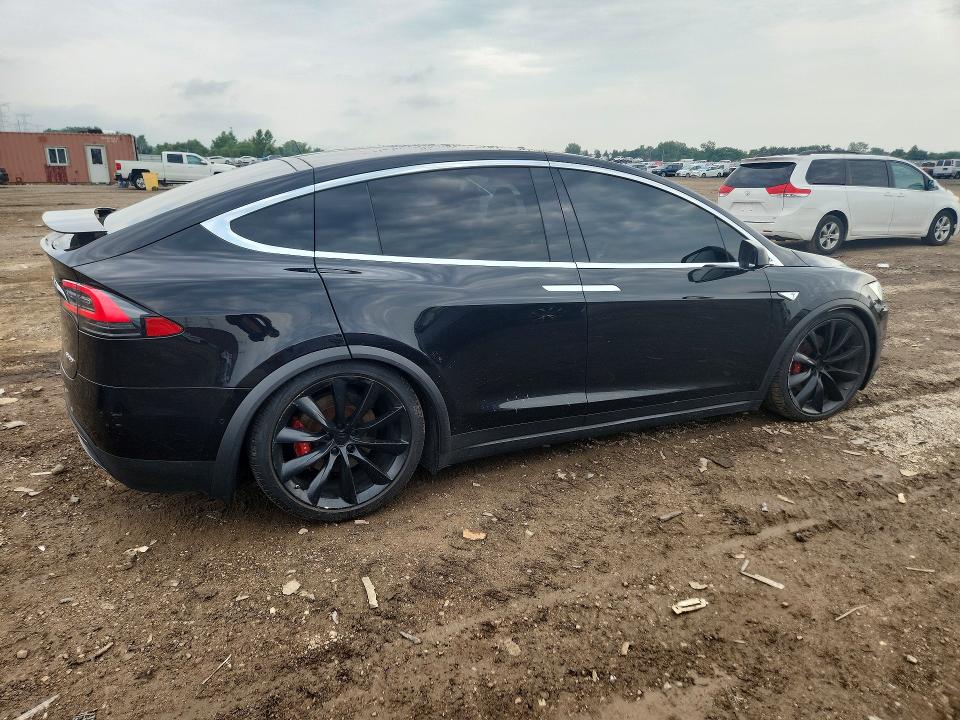 Photo 3 from auction – 2016 TESLA MODEL X with VIN 5YJXCBE41GF005720