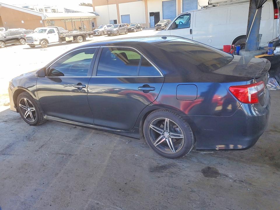 Photo 2 from auction – 2014 TOYOTA CAMRY with VIN 4T1BF1FK5EU863216