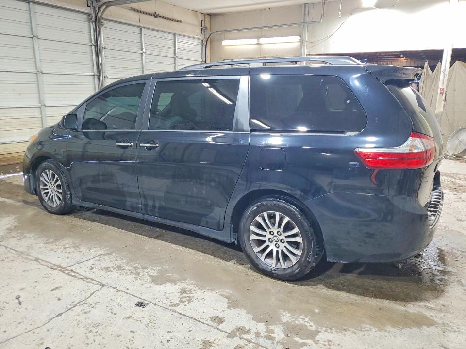 Photo 2 from auction – 2018 TOYOTA SIENNA with VIN 5TDYZ3DC4JS934725