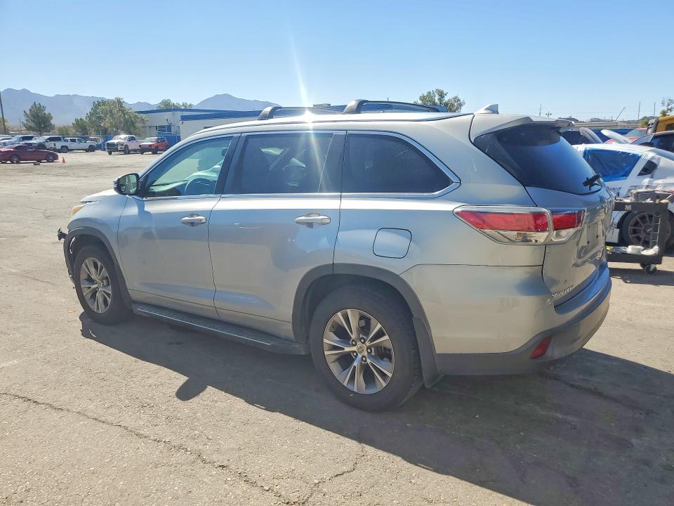 Photo 2 from auction – 2015 TOYOTA HIGHLANDER with VIN 5TDJKRFH8FS191852