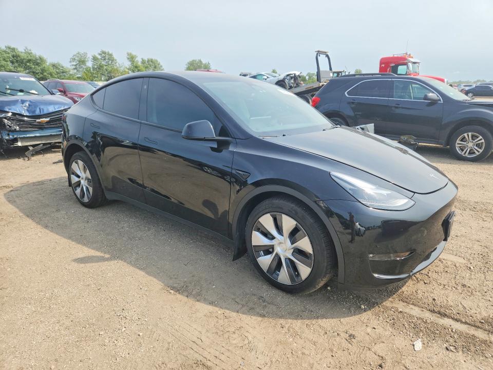 Снимка 4 от търг – 2023 TESLA MODEL Y с VIN 7SAYGDEE2PF668455