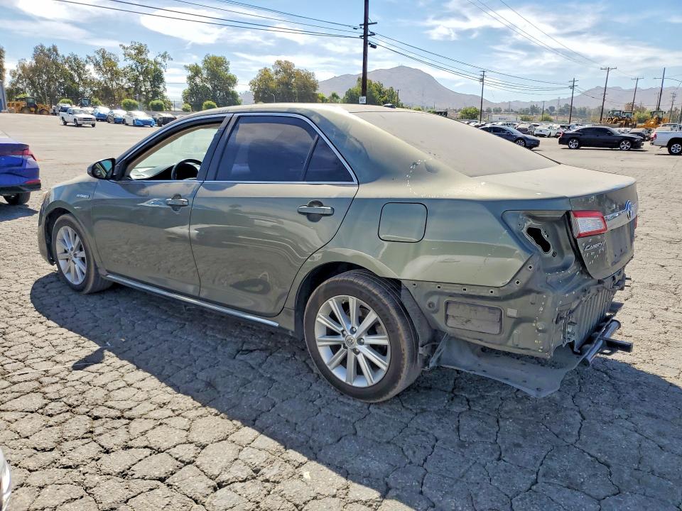 Снимка 2 от търг – 2014 TOYOTA CAMRY HYBRID с VIN 4T1BD1FK7EU126430