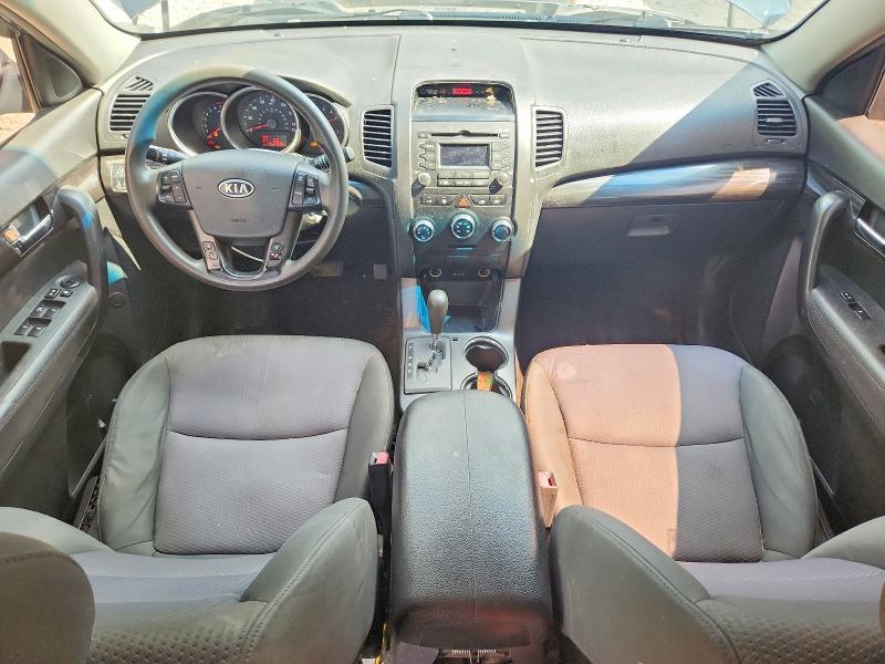 Photo 8 from auction – 2013 KIA SORENTO with VIN 5XYKTDA69DG402254