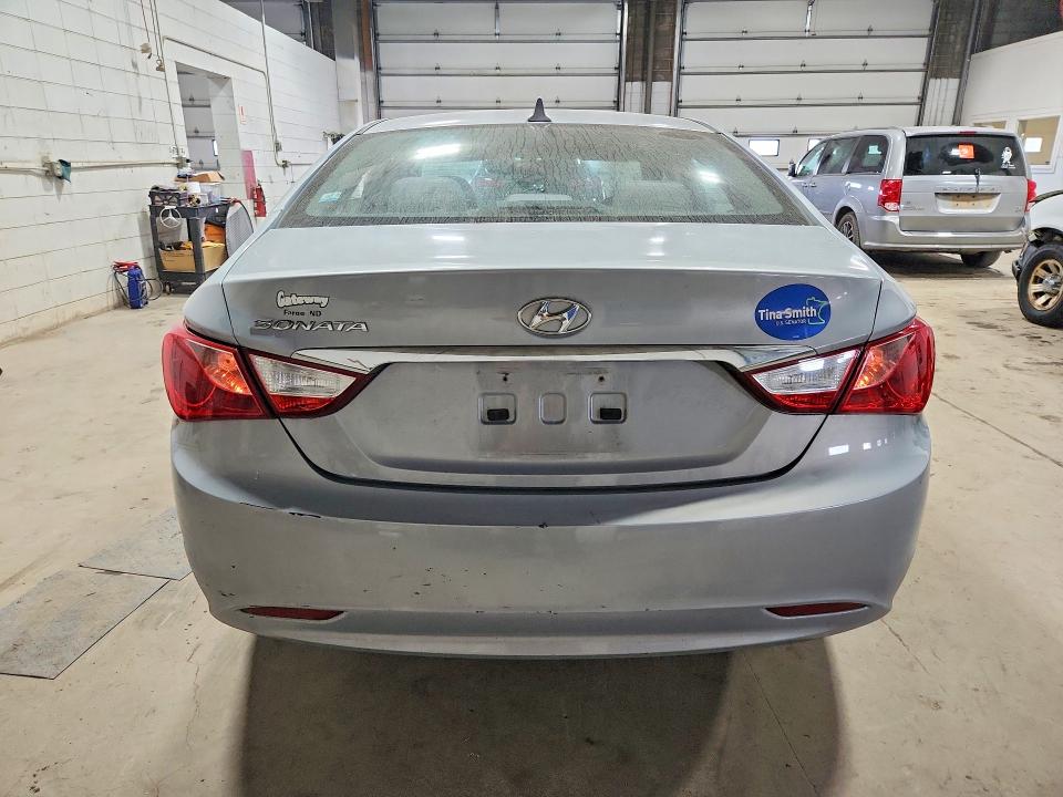 صورة رقم 6 من المزاد - 2011 HYUNDAI SONATA مع VIN 5NPEB4AC9BH079304