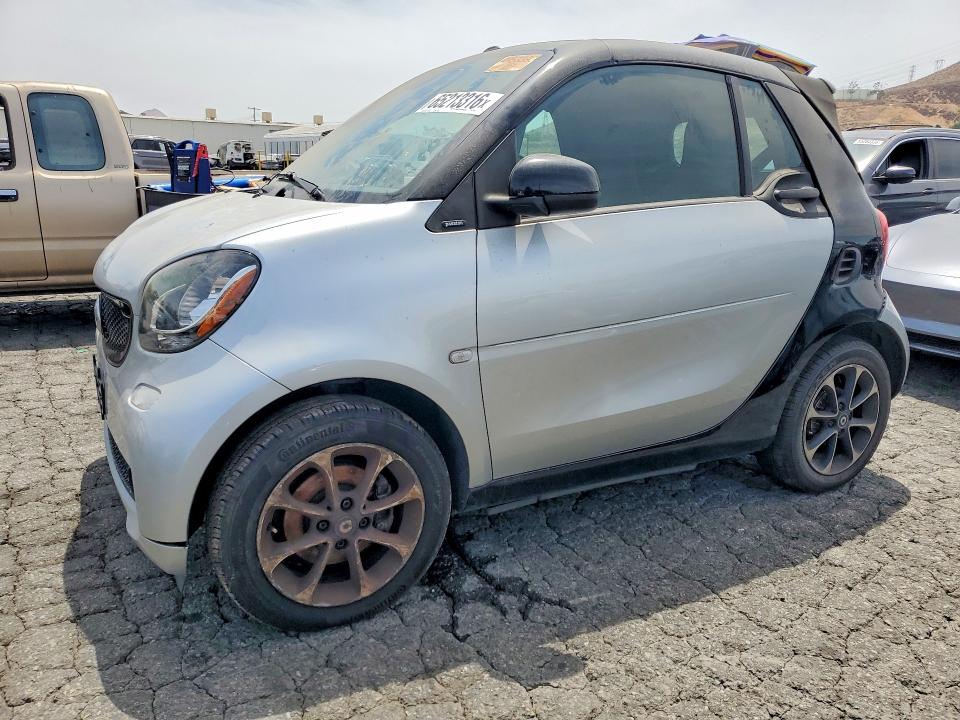 Zdjęcie 1 z aukcji – 2017 SMART FORTWO z VIN WMEFK5DA3HK143627