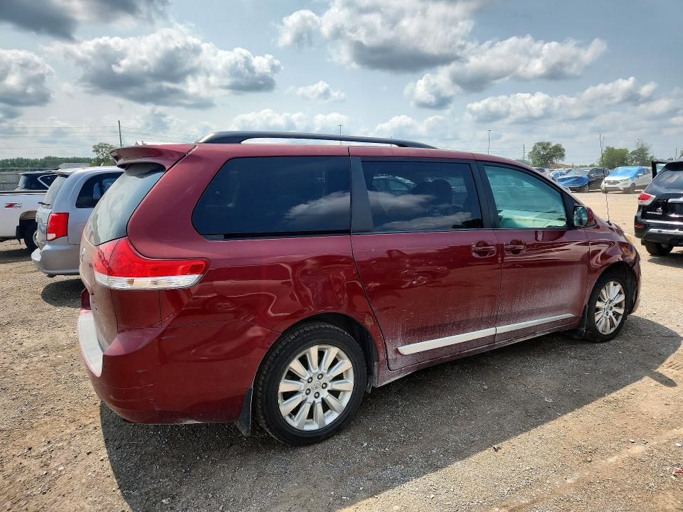 Zdjęcie 3 z aukcji – 2011 TOYOTA SIENNA z VIN 5TDJK3DC0BS023346