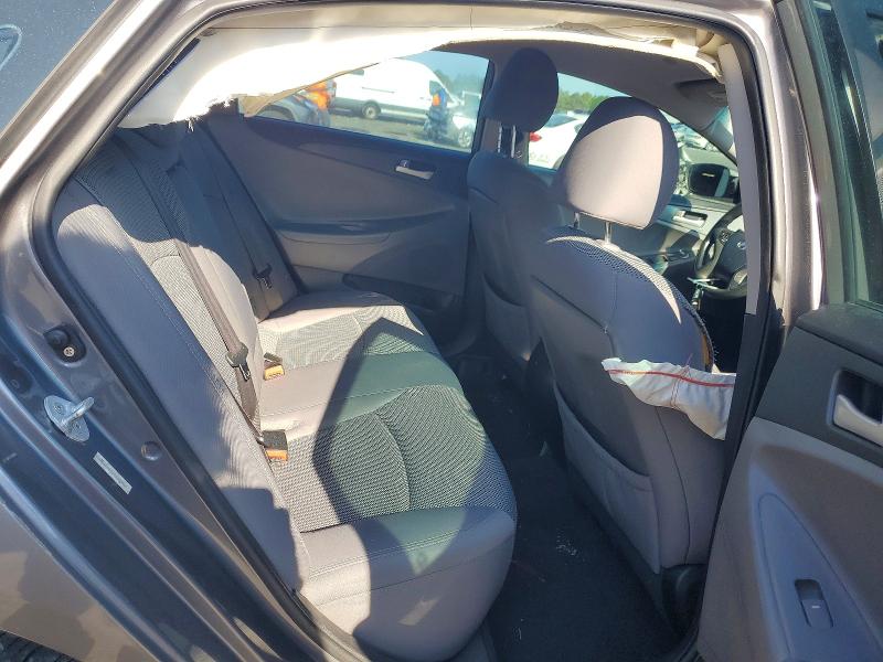 Photo 10 from auction – 2011 HYUNDAI SONATA with VIN 5NPEB4AC1BH044983