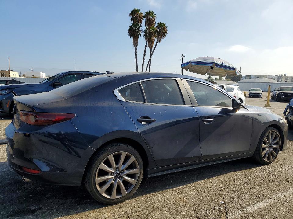Photo 3 from auction – 2019 MAZDA 3 with VIN 3MZBPADL3KM112500