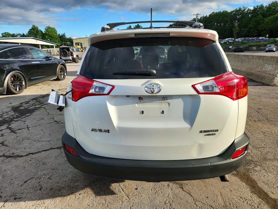 Photo 6 from auction – 2013 TOYOTA RAV4 with VIN JTMDFREV1DD005053