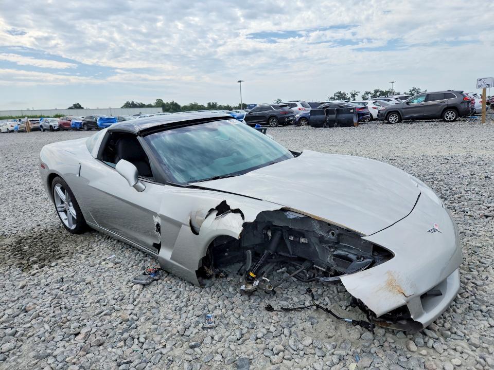 Photo 4 from auction – 2005 CHEVROLET CORVETTE with VIN 1G1YY24U055121246