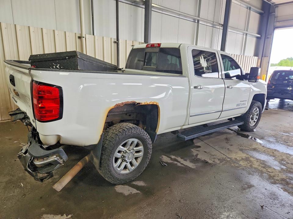 Photo 3 from auction – 2015 CHEVROLET SILVERADO with VIN 1GC1KWEG9FF531369