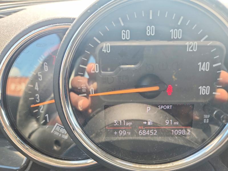 Photo 9 from auction – 2017 MINI COOPER with VIN WMWLN5C5XH2E32386