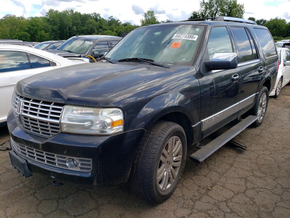 Снимка 1 от търг – 2010 LINCOLN NAVIGATOR с VIN 5LMJJ2J57AEJ10113