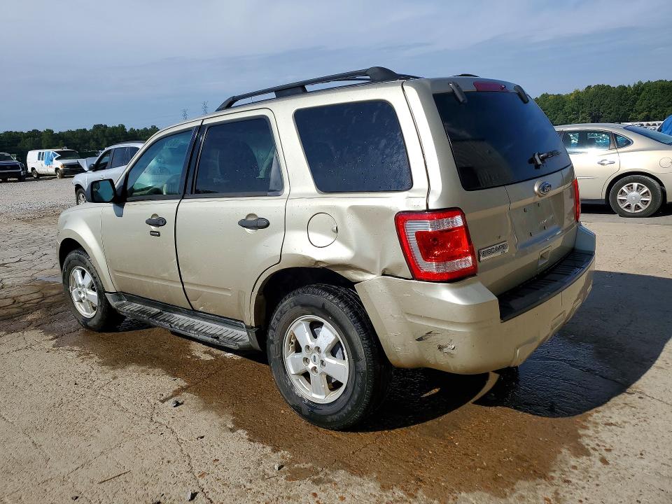 Photo 2 from auction – 2010 FORD ESCAPE with VIN 1FMCU0D78AKA44547