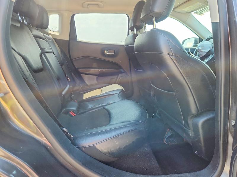Снимка 11 от търг – 2019 JEEP COMPASS с VIN 3C4NJDBBXKT656446