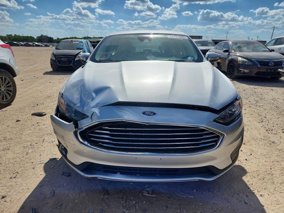 Photo 5 from auction – 2019 FORD FUSION with VIN 3FA6P0LU3KR109100