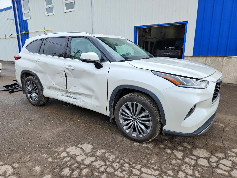 Photo 4 from auction – 2021 TOYOTA HIGHLANDER with VIN 5TDFZRBH2MS129156