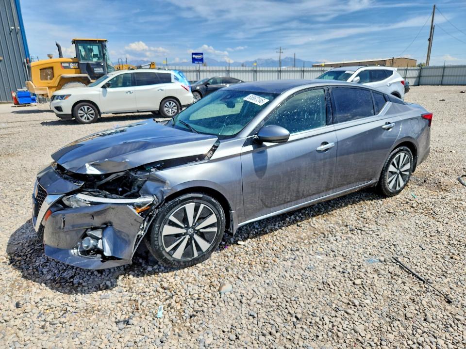 NISSAN ALTIMA 2019 with VIN 1N4BL4DVXKC130940 - Photo from auction