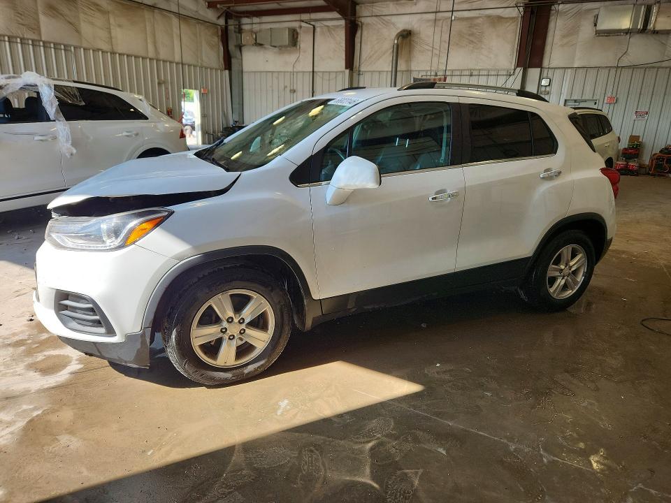 CHEVROLET TRAX 2017 with VIN 3GNCJLSB2HL257127 - Photo from auction