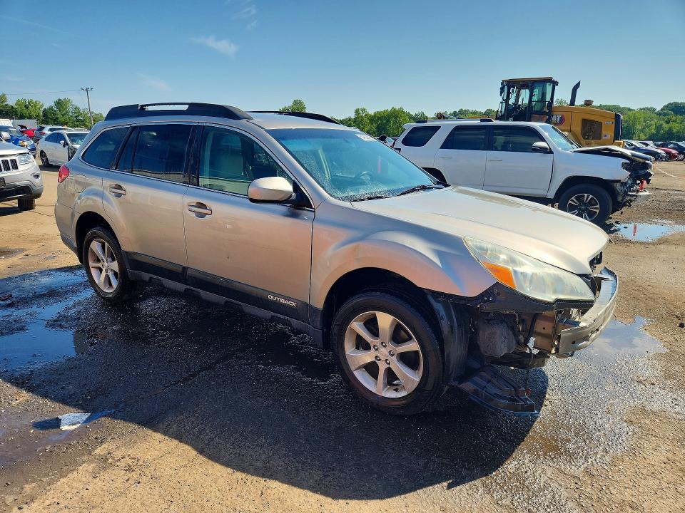 Photo 4 from auction – 2014 SUBARU OUTBACK with VIN 4S4BRBKC4E3246911