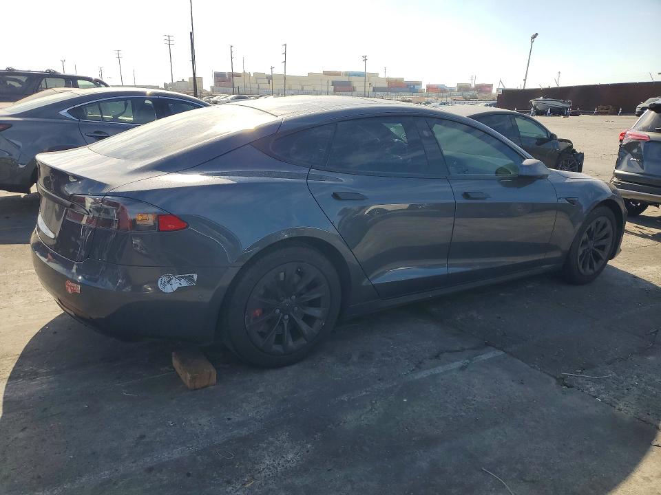 Zdjęcie 3 z aukcji – 2016 TESLA MODEL S z VIN 5YJSA1E15GF174736