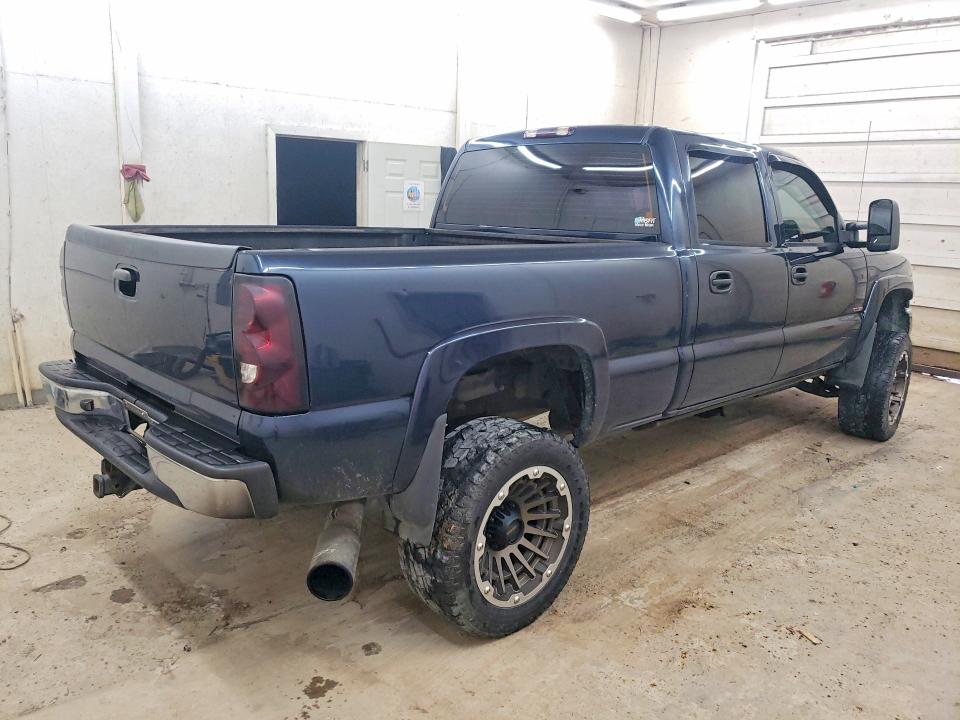 Photo 3 from auction – 2005 GMC SIERRA with VIN 1GTHK23265F832369