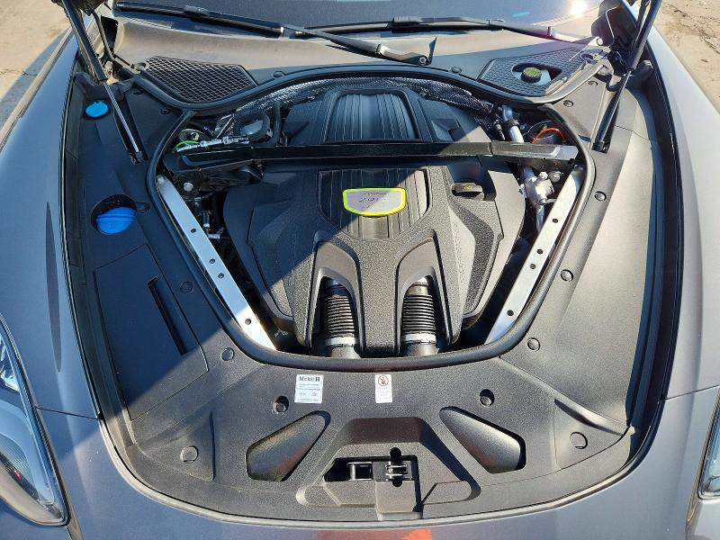 Снимка 11 от търг – 2018 PORSCHE PANAMERA с VIN WP0AE2A77JL127647
