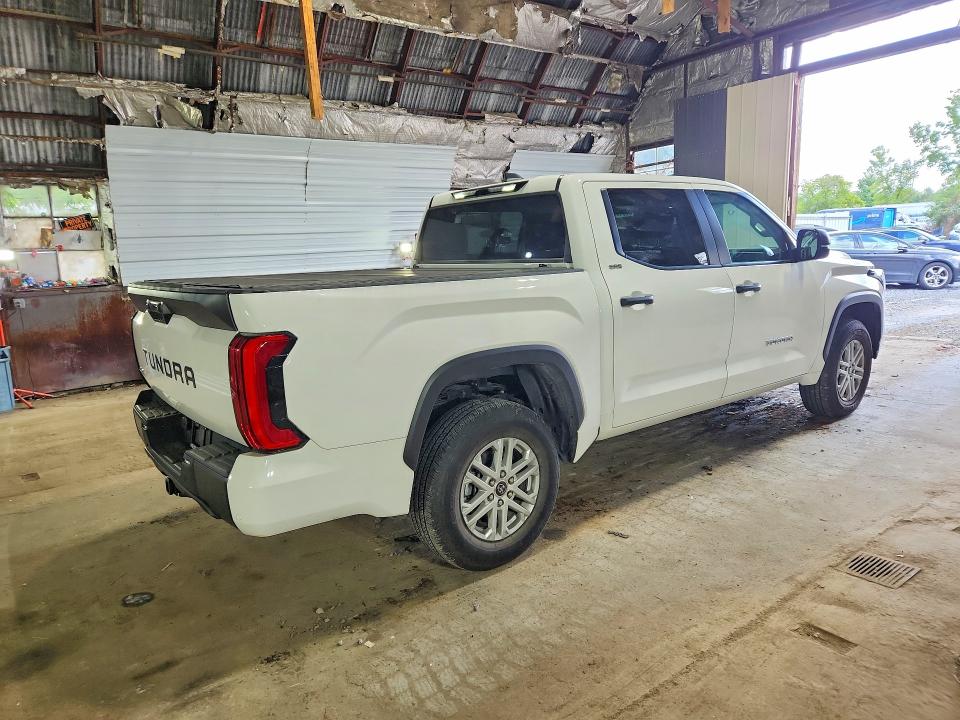 Photo 3 from auction – 2024 TOYOTA TUNDRA with VIN 5TFLA5DB2RX217606