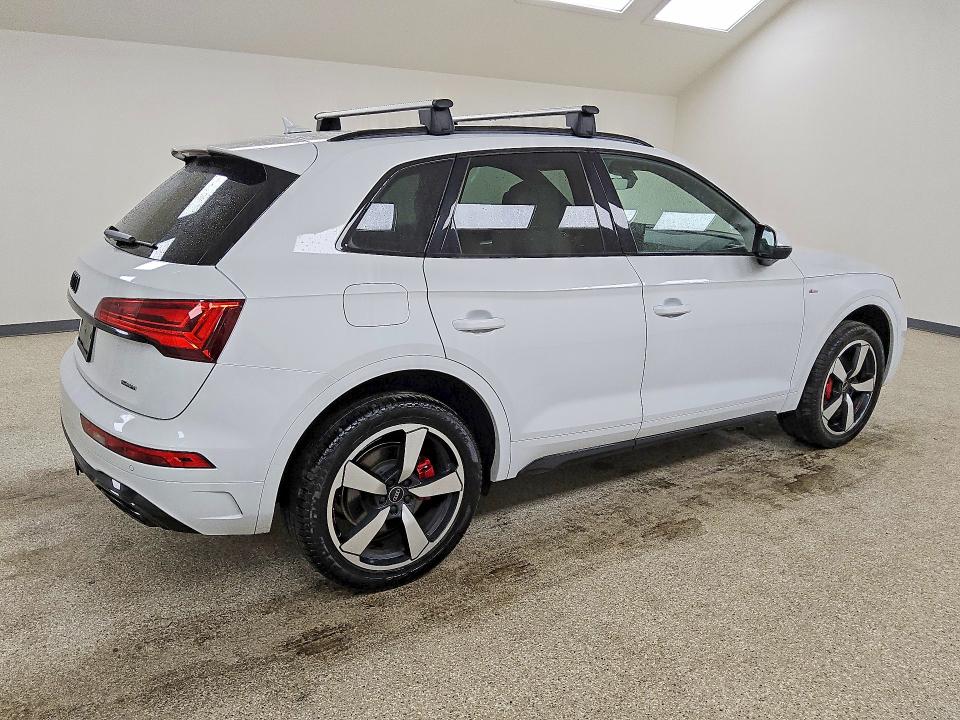 Photo 3 from auction – 2024 AUDI Q5 with VIN WA1EAAFYXR2101483