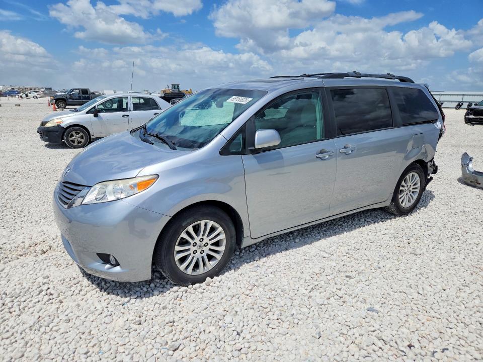 TOYOTA SIENNA 2011 with VIN 5TDYK3DC7BS170682 - Photo from auction