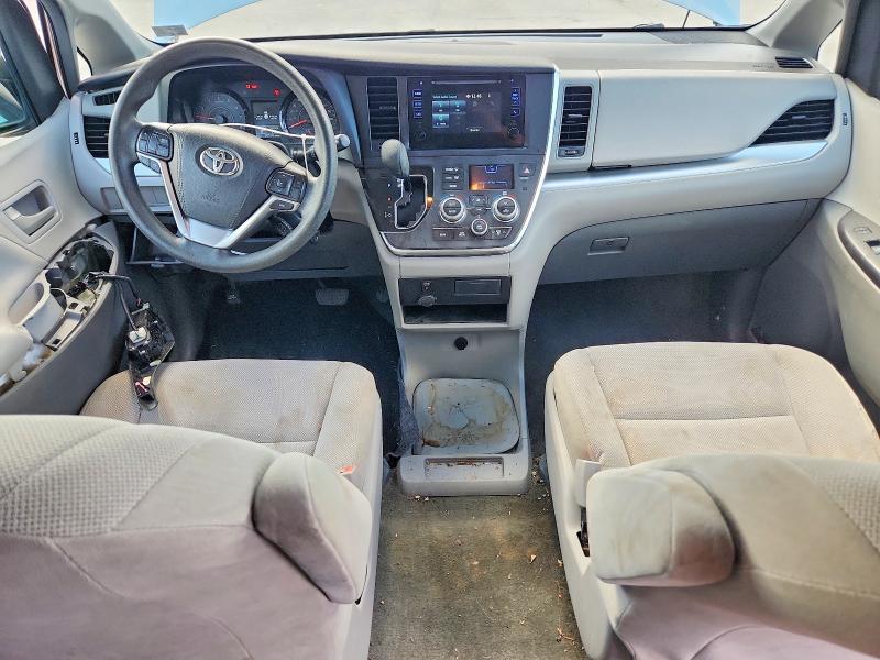 Photo 8 from auction – 2017 TOYOTA SIENNA with VIN 5TDZZ3DC7HS838750