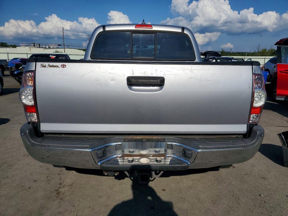 Photo 6 from auction – 2015 TOYOTA TACOMA with VIN 5TFLU4EN3FX110618