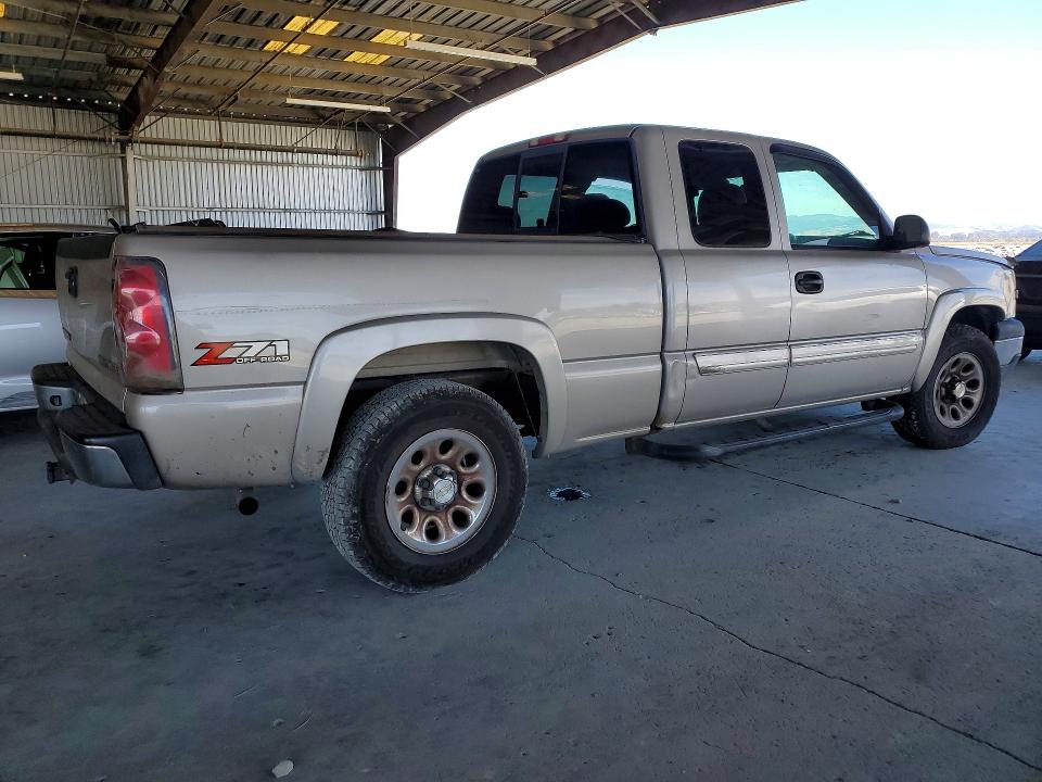 Photo 3 from auction – 2005 CHEVROLET SILVERADO with VIN 1GCEK19B25E227632