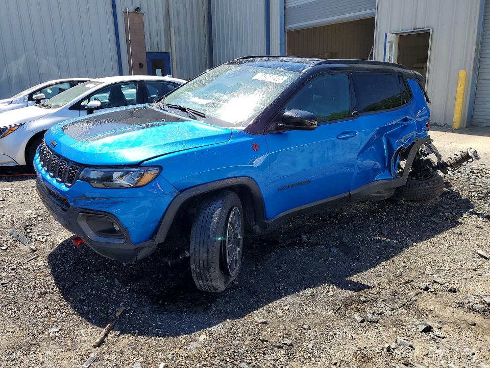 JEEP COMPASS 2025 with VIN 3C4NJDDN8ST532750 - Photo from auction