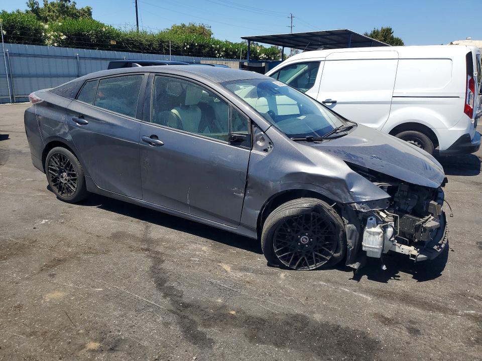 Photo 4 from auction – 2016 TOYOTA PRIUS with VIN JTDKARFUXG3006241