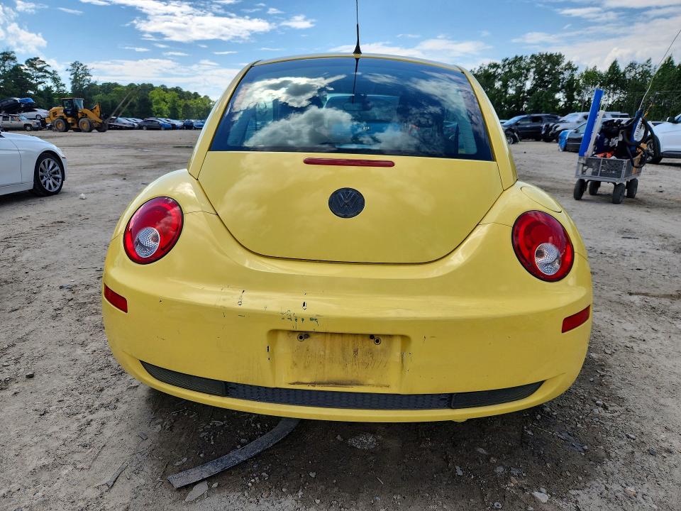 Photo 6 from auction – 2010 VOLKSWAGEN NEW BEETLE with VIN 3VWPG3AG2AM012072