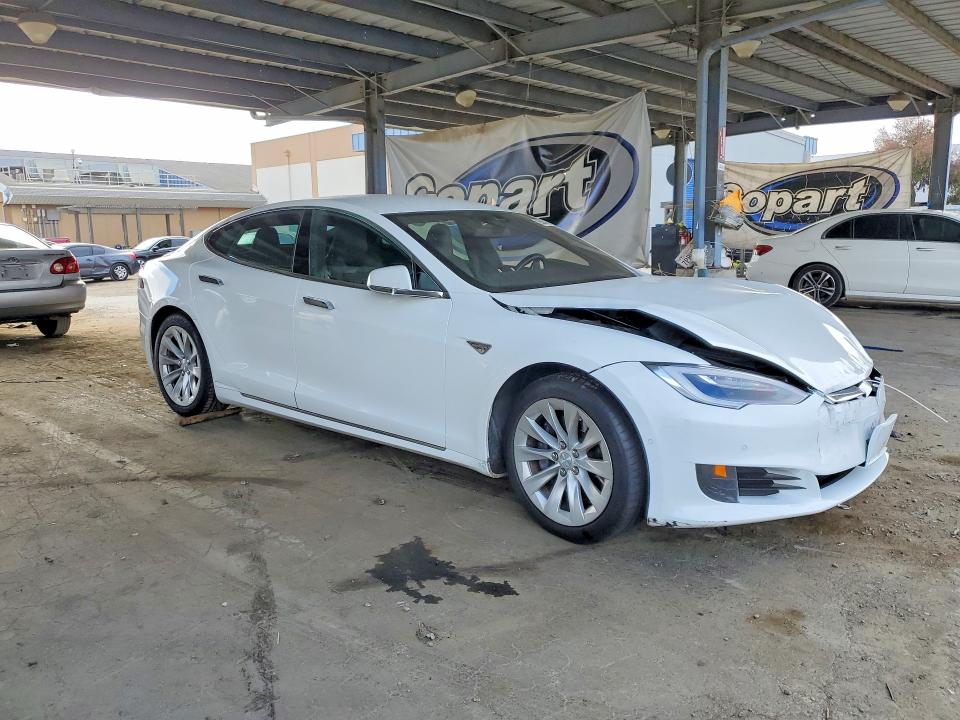 Photo 4 from auction – 2016 TESLA MODEL S with VIN 5YJSA1E25GF159582