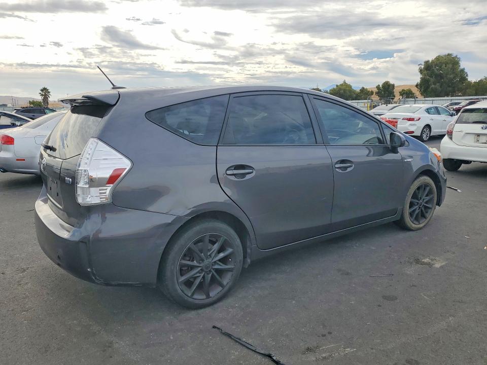Photo 3 from auction – 2014 TOYOTA PRIUS V with VIN JTDZN3EU1EJ010723