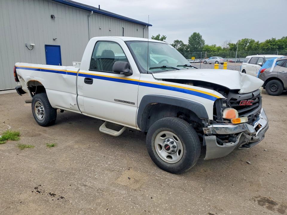 Photo 4 from auction – 2004 GMC SIERRA with VIN 1GTHK24U54E298012
