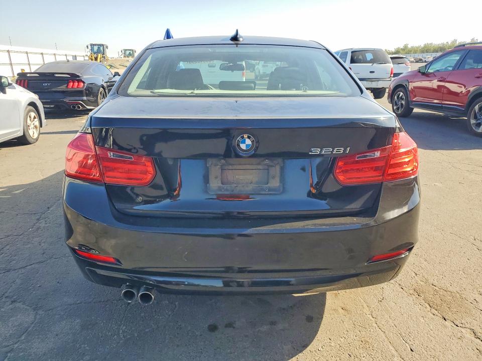 Photo 6 from auction – 2015 BMW 328 with VIN WBA3C1C58FP851445