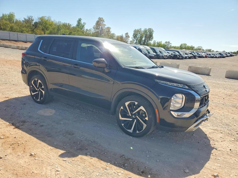 Photo 4 from auction – 2024 MITSUBISHI OUTLANDER with VIN JA4J3VA83RZ038077
