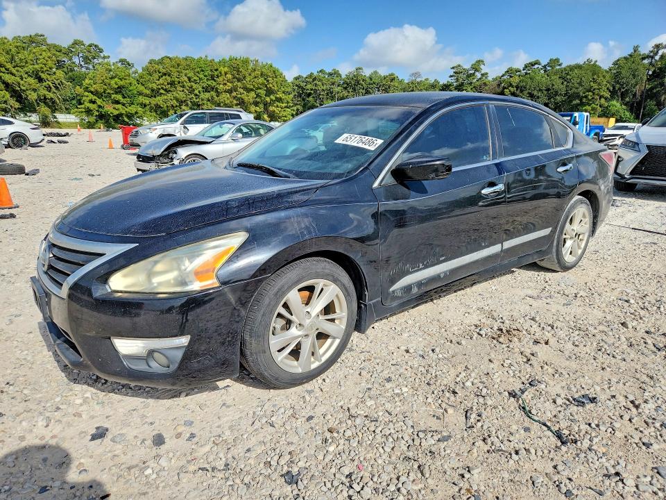 NISSAN ALTIMA 2015 with VIN 1N4AL3AP3FC470268 - Photo from auction