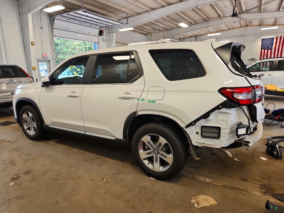 Photo 2 from auction – 2025 HONDA PILOT with VIN 5FNYG1H49SB174732
