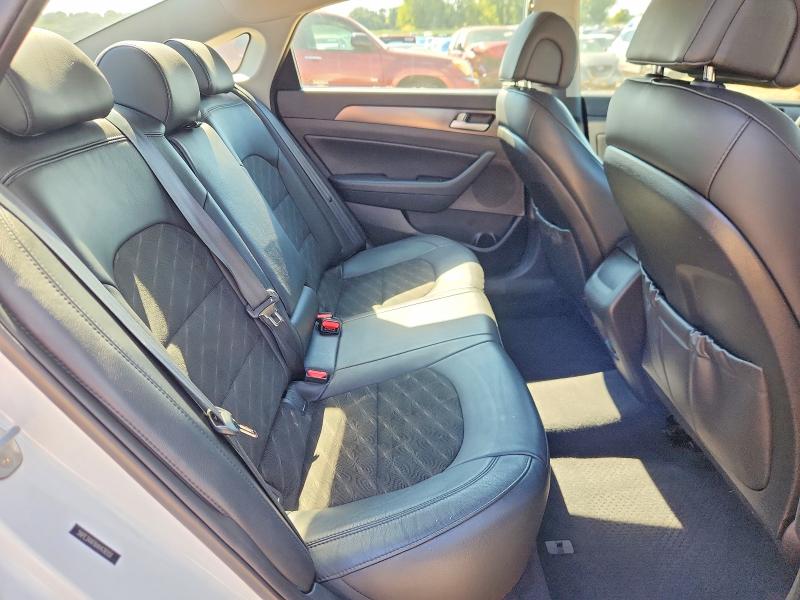 Photo 10 from auction – 2017 HYUNDAI SONATA with VIN 5NPE34AF6HH476551